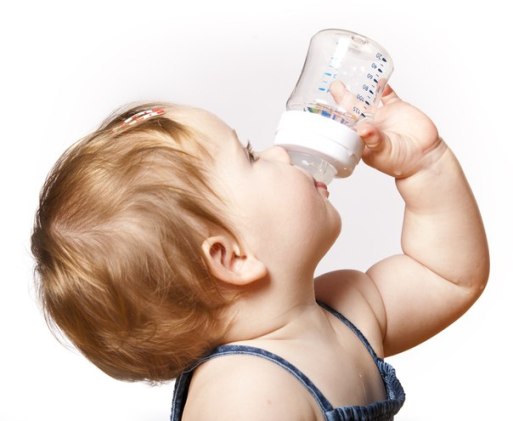 Питьевой режим ребенка в жаркие летние дни
