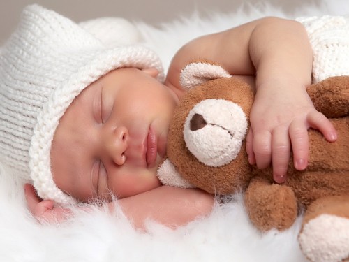 День или ночь: как правильно укладывать спать ребенка?