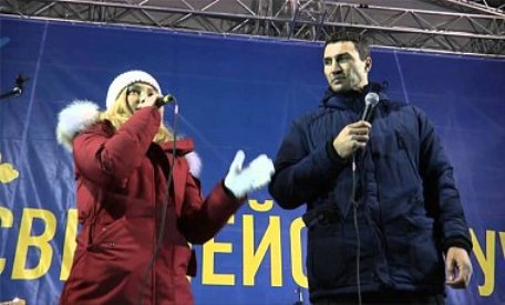 Владимир Кличко отложил свадьбу с Хайден Панеттьери на неопределенный срок