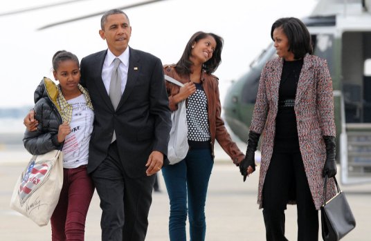 Барака Обаму застали с любовницами