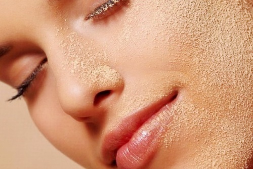 Как избавиться от шелушения кожи зимой?