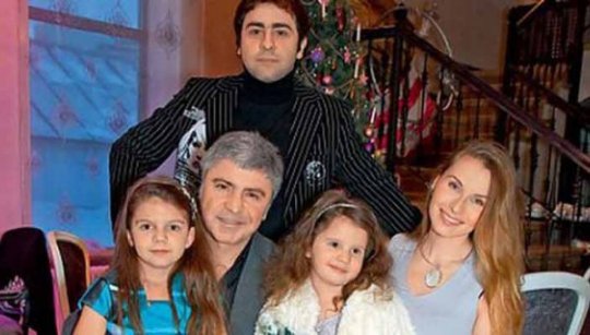 Сосо Павлиашвили вывел жену и дочек