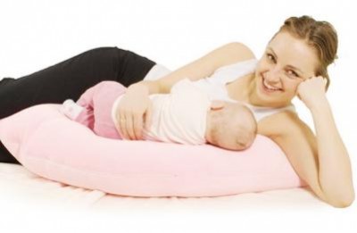 Нужна ли подушка для кормления ребенка грудью?
